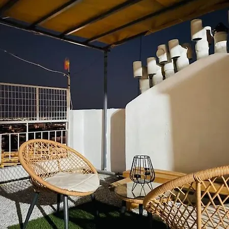 με θέα Apartman Szaloniki